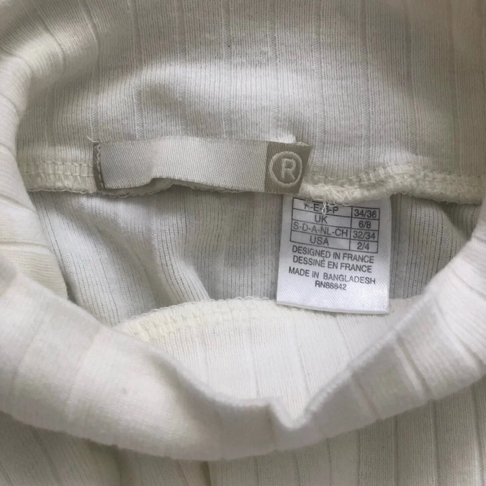 White Ribbed Turtleneck - Picture 3 of 5